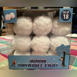 ❄️ Indoor Snowball Set